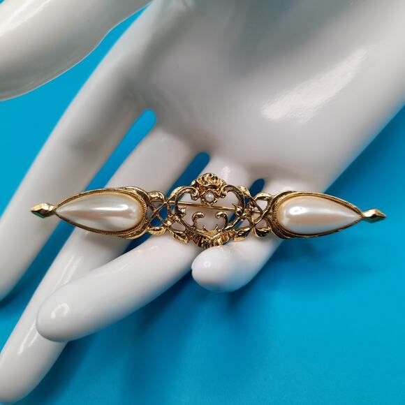 Vintage 1928 Co Brooch, Faux Pearls, Art Deco Style - Picture 1 of 9